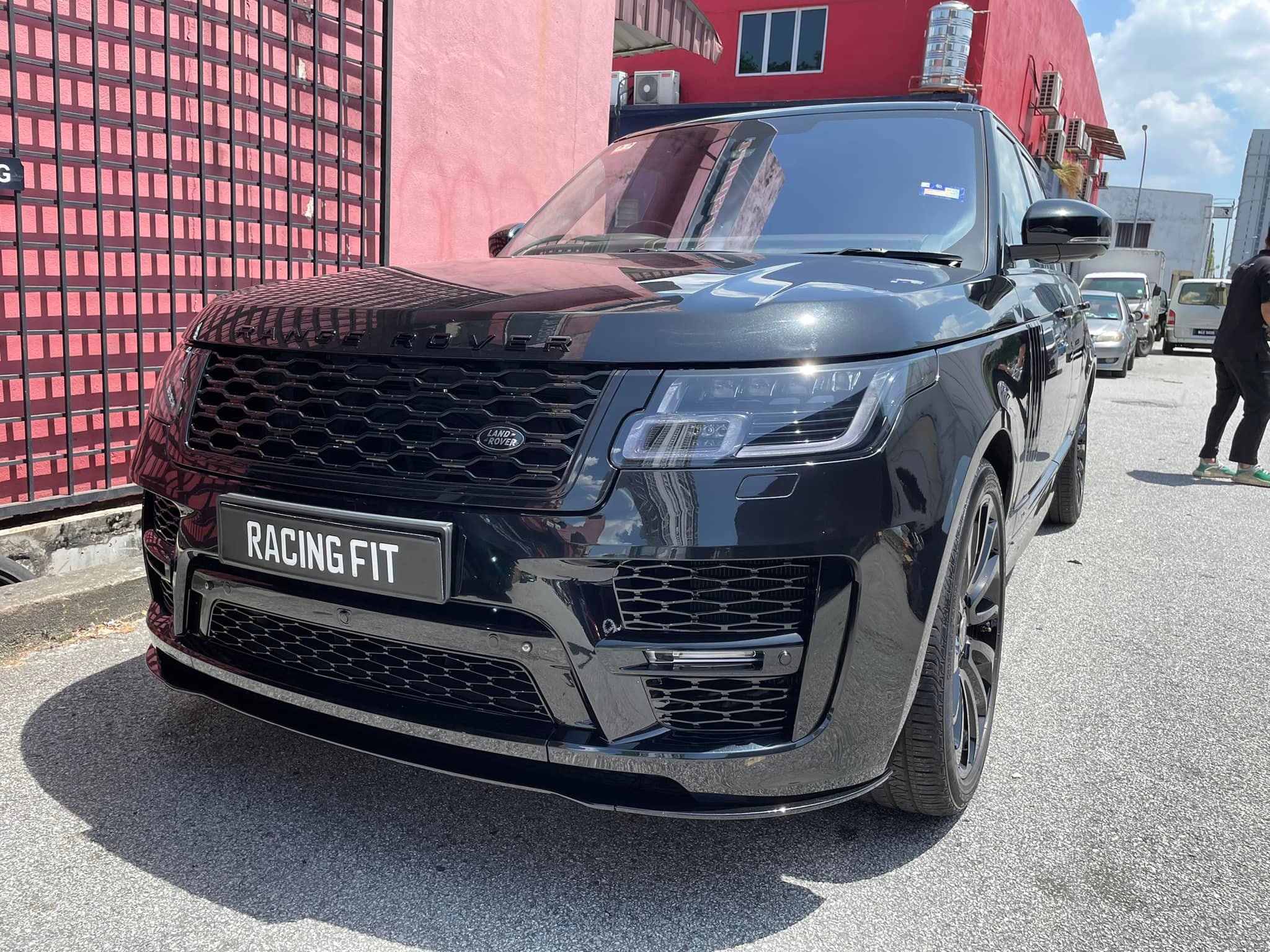 VOGUE RANGE ROVER VOGUE FACELIFT SVO BODYKIT CONVERSION